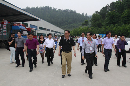 “华山泉”韶龟山生产基地推介会隆重召开.jpg